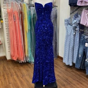 Sparkly blue prom dress
